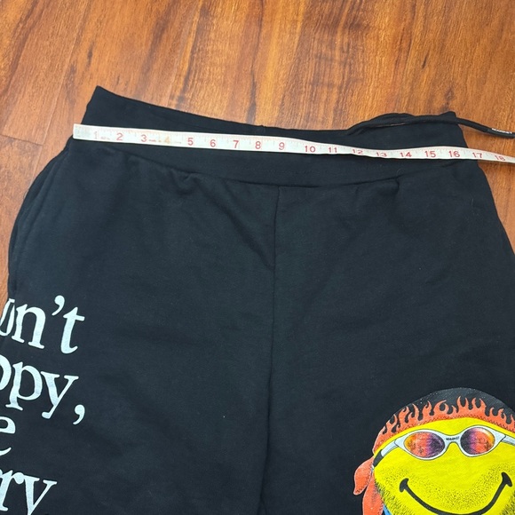 Market Smiley Dont Happy Be Worry Shorts Size XXL - Picture 6 of 7